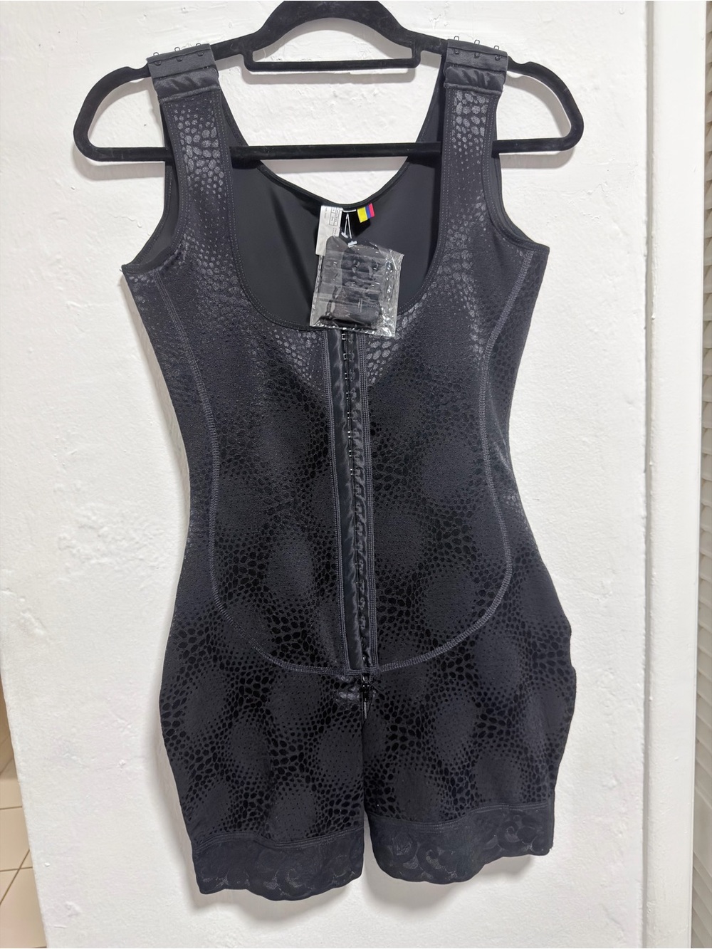 Black Lace-Trim Full Body Shaper Romper - Picture 2 of 10